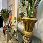 Stylish Boutique Duplex - Orange - 2 Double Bedrooms *