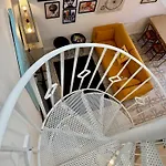 Stylish Boutique Duplex - Orange - 2 Double Bedrooms