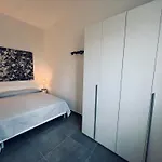 Apartman Stylish Boutique Duplex - Orange - 2 Double Bedrooms