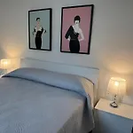Stylish Boutique Duplex - Orange - 2 Double Bedrooms Apartman *