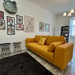 Stylish Boutique Duplex - Orange - 2 Double Bedrooms Hamrun