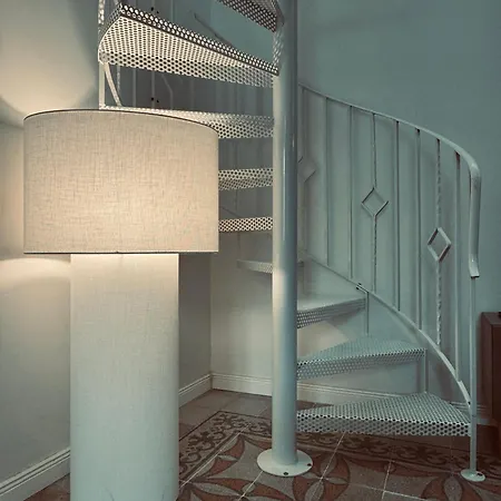 Stylish Boutique Duplex - Orange - 2 Double Bedrooms Hamrun