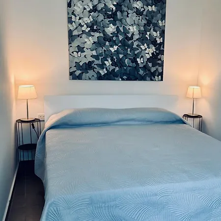 Stylish Boutique Duplex - Orange - 2 Double Bedrooms Apartment Hamrun