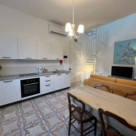 דירה Stylish Boutique Duplex 'orange' - 2 Double Bedrooms - 5 Mins To Valletta Centre *