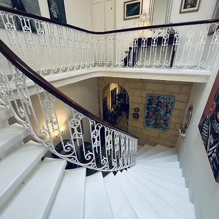 Stylish Boutique Duplex 'orange' - 2 Double Bedrooms - 5 Mins To Valletta Centre *