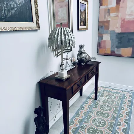 Stylish Boutique Duplex - Orange - 2 Double Bedrooms * Hamrun