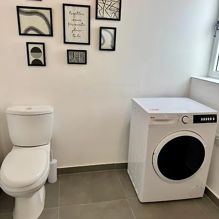 Stylish Boutique Duplex 'orange' - 2 Double Bedrooms - 5 Mins To Valletta Centre
