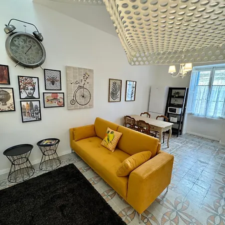 Stylish Boutique Duplex 'orange' - 2 Double Bedrooms - 5 Mins To Valletta Centre *
