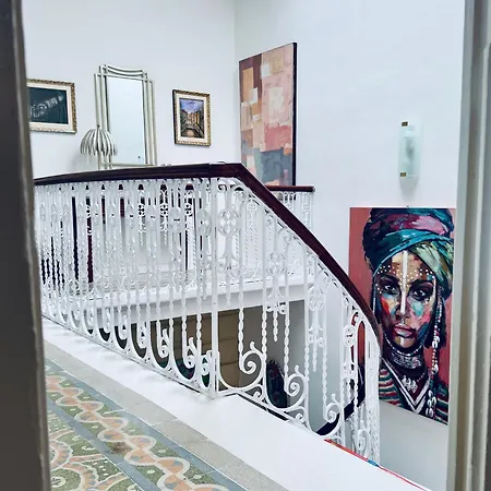 Apartment Stylish Boutique Duplex - Orange - 2 Double Bedrooms *