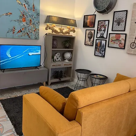 Stylish Boutique Duplex - Orange - 2 Double Bedrooms * Hamrun