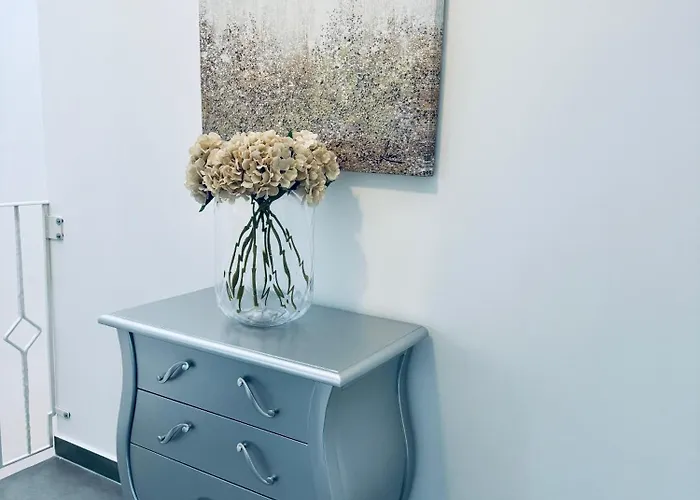 Stylish Boutique Duplex - Orange - 2 Double Bedrooms 아파트 Hamrun