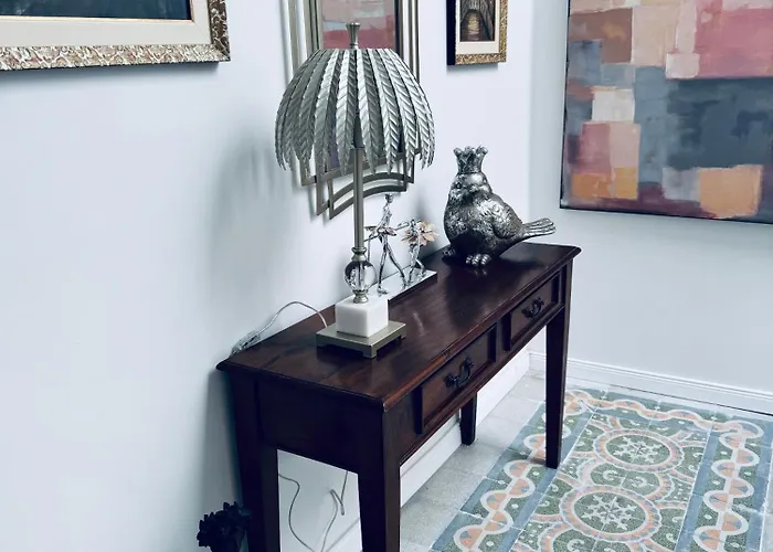 Stylish Boutique Duplex - Orange - 2 Double Bedrooms * Hamrun