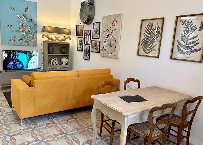 아파트 Stylish Boutique Duplex - Orange - 2 Double Bedrooms