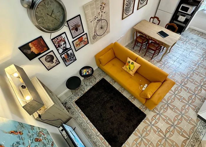 Stylish Boutique Duplex - Orange - 2 Double Bedrooms Apartman Hamrun