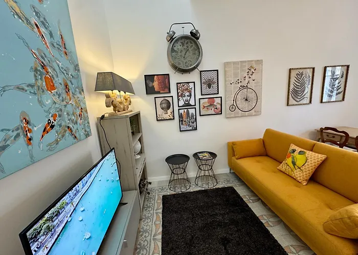 Apartman Stylish Boutique Duplex - Orange - 2 Double Bedrooms