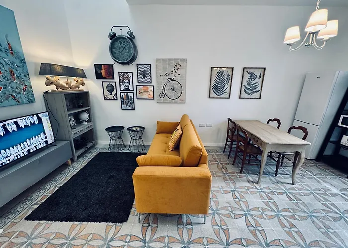 Stylish Boutique Duplex - Orange - 2 Double Bedrooms Apartman *