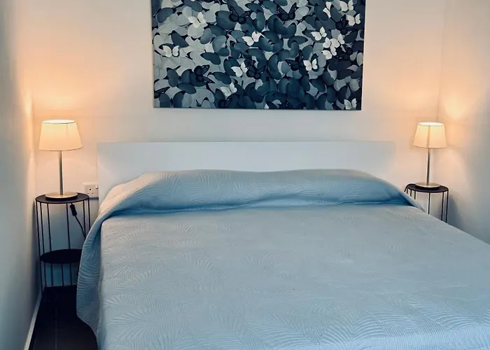 Stylish Boutique Duplex - Orange - 2 Double Bedrooms Apartman Hamrun