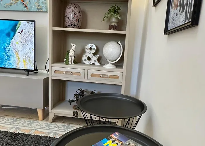 Stylish Boutique Duplex - Orange - 2 Double Bedrooms Hamrun