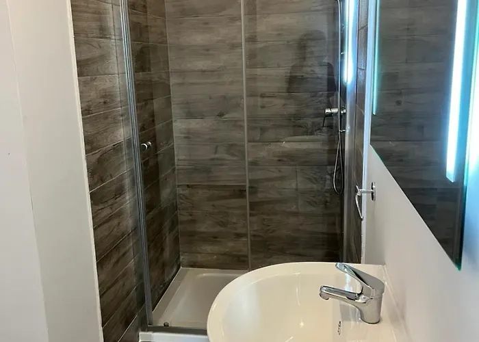 Stylish Boutique Duplex - Orange - 2 Double Bedrooms Hamrun