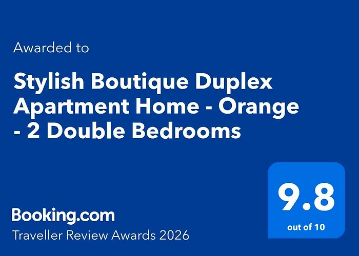 Stylish Boutique Duplex - Orange - 2 Double Bedrooms *